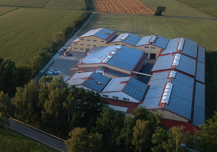 What began with the first hall in 1995 has in the meantime been expanded by RUF to nine buildings, all equipped with photovoltaic modules. This means the Company can supply itself with environmentally friendly energy. 