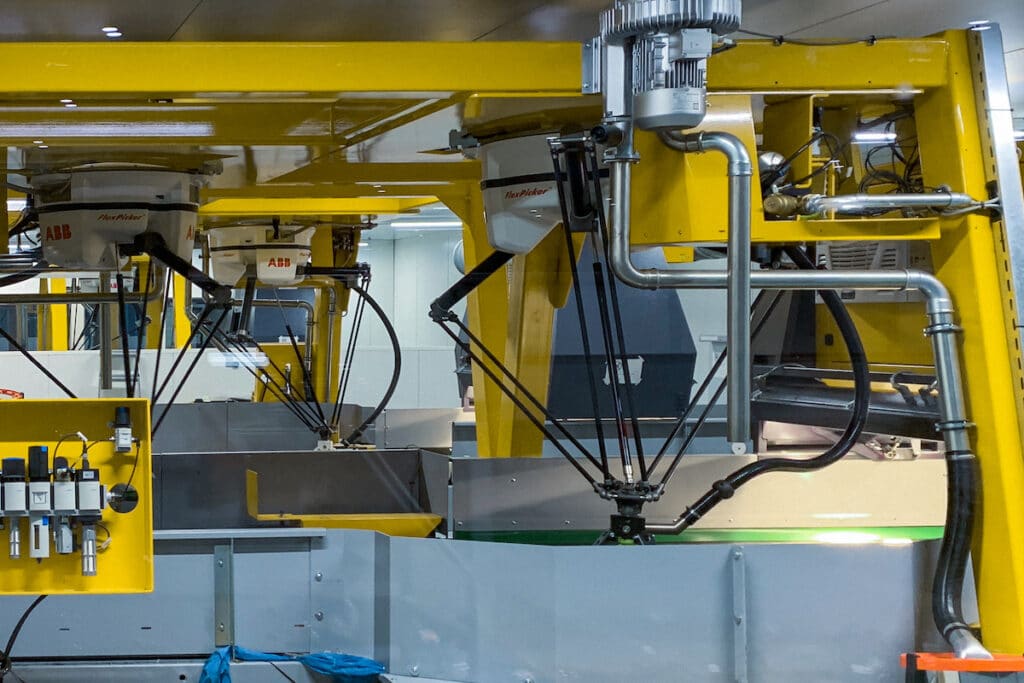 AI-based sorting technologies from STEINERT create new cycles at RE Plano •  STEINERT