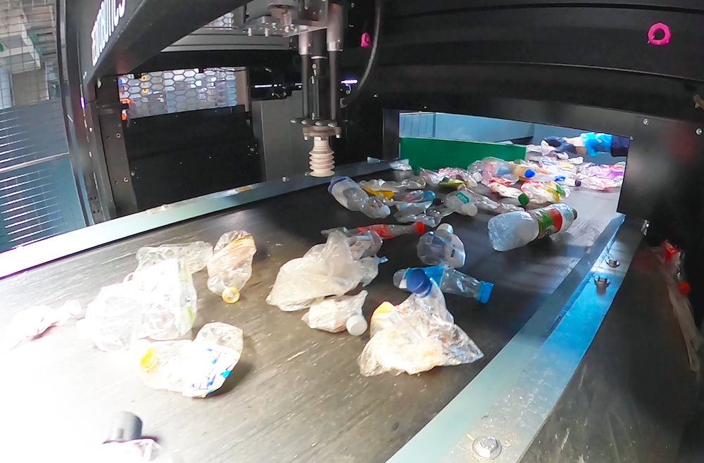 Italian Waste Management Forerunner Masotina Adapts an AI-Based Plastic Sorting System