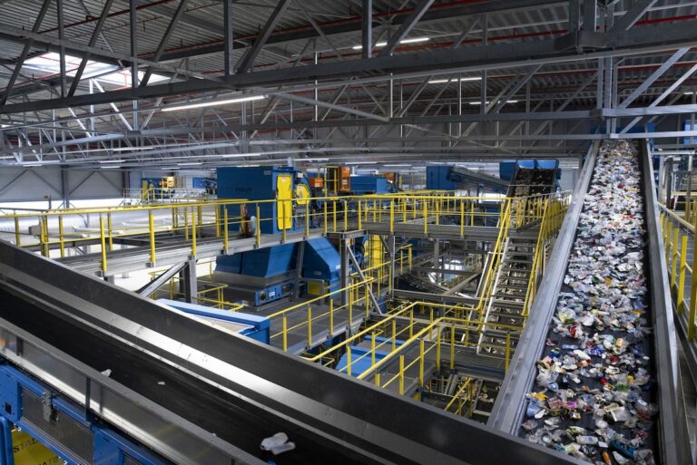 Dry Recyclables and Light Packaging: the Sorting Challenge