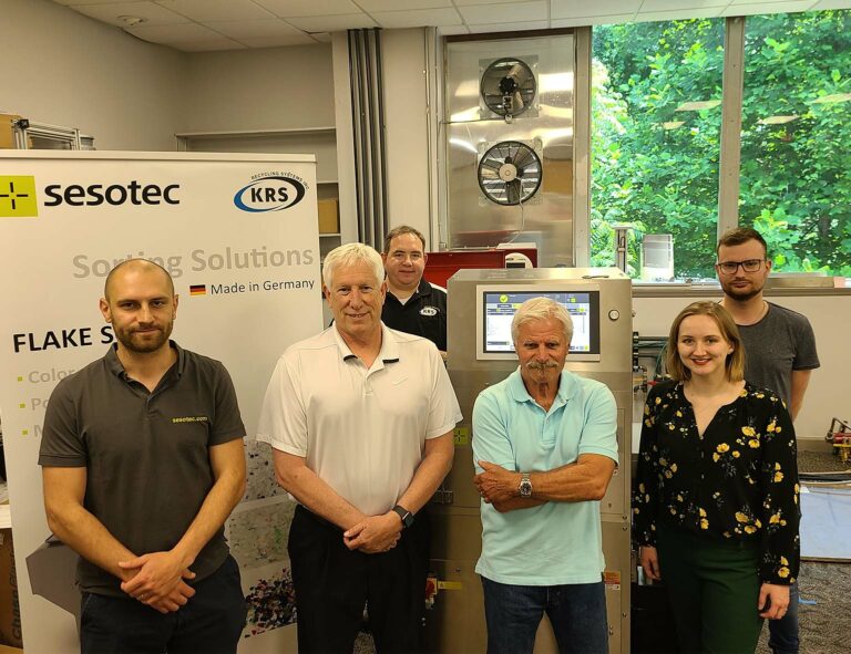 A Win-Win Situation: Sesotec FLAKE SCAN Material Analysis System at the Polymers Center of Excellence
