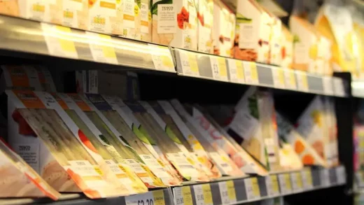 ­­­Recycled plastic food wrappers spark safety concerns