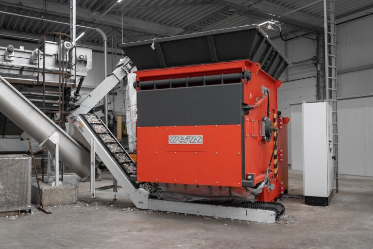 Shredding and Dewatering - Strong WEIMA Duo for Post-consumer Plastic Recycling at Stiphout Plastics