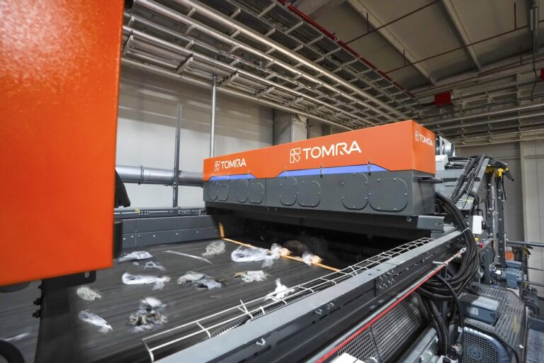 Bakcycle recycles flexible packaging of the highest quality using TOMRA technologies