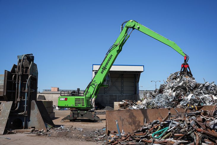 Sorting and Loading in Scrap Recycling