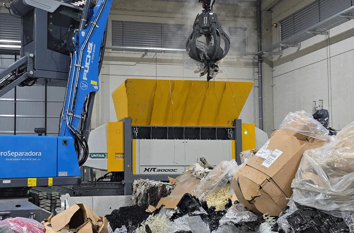 Shredding of all Types of C&I Waste – UNTHA XR3000C
