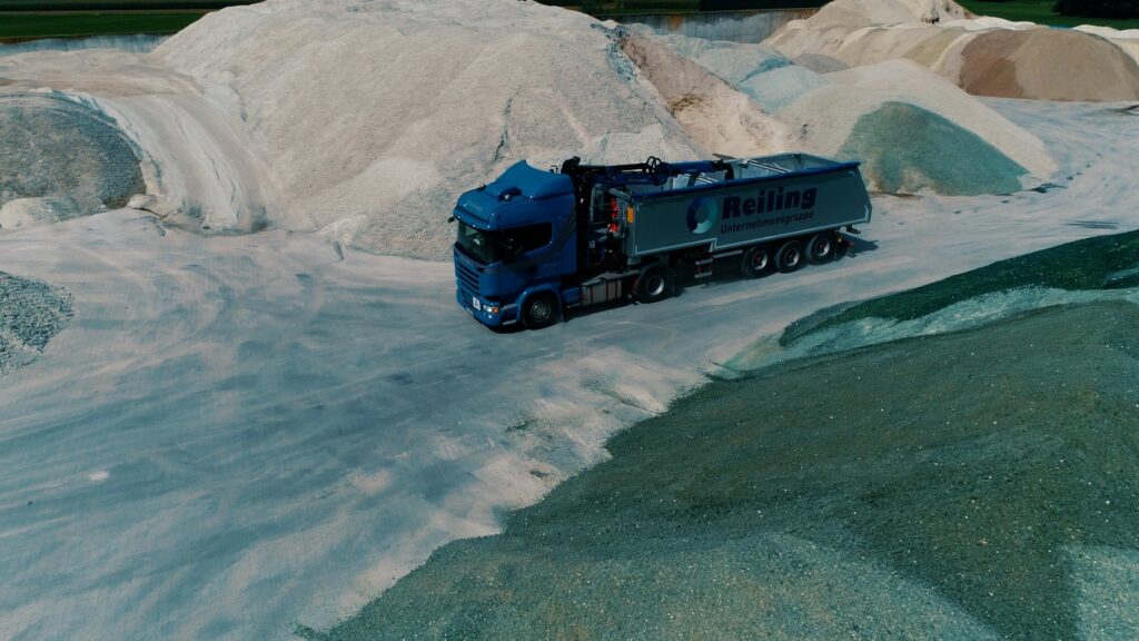 Reiling Glas Recycling truck transporting collected waste glass for processing